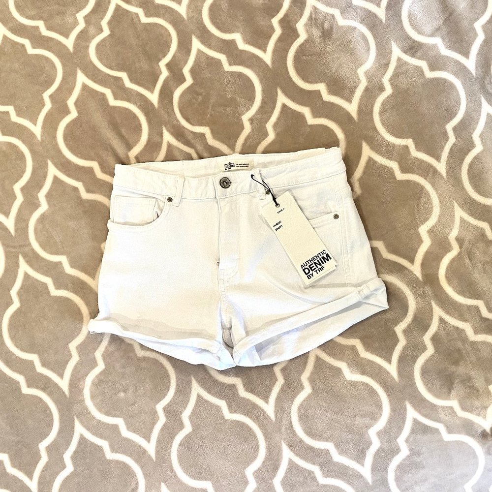 Zara White Waist Semi Shorts NEW